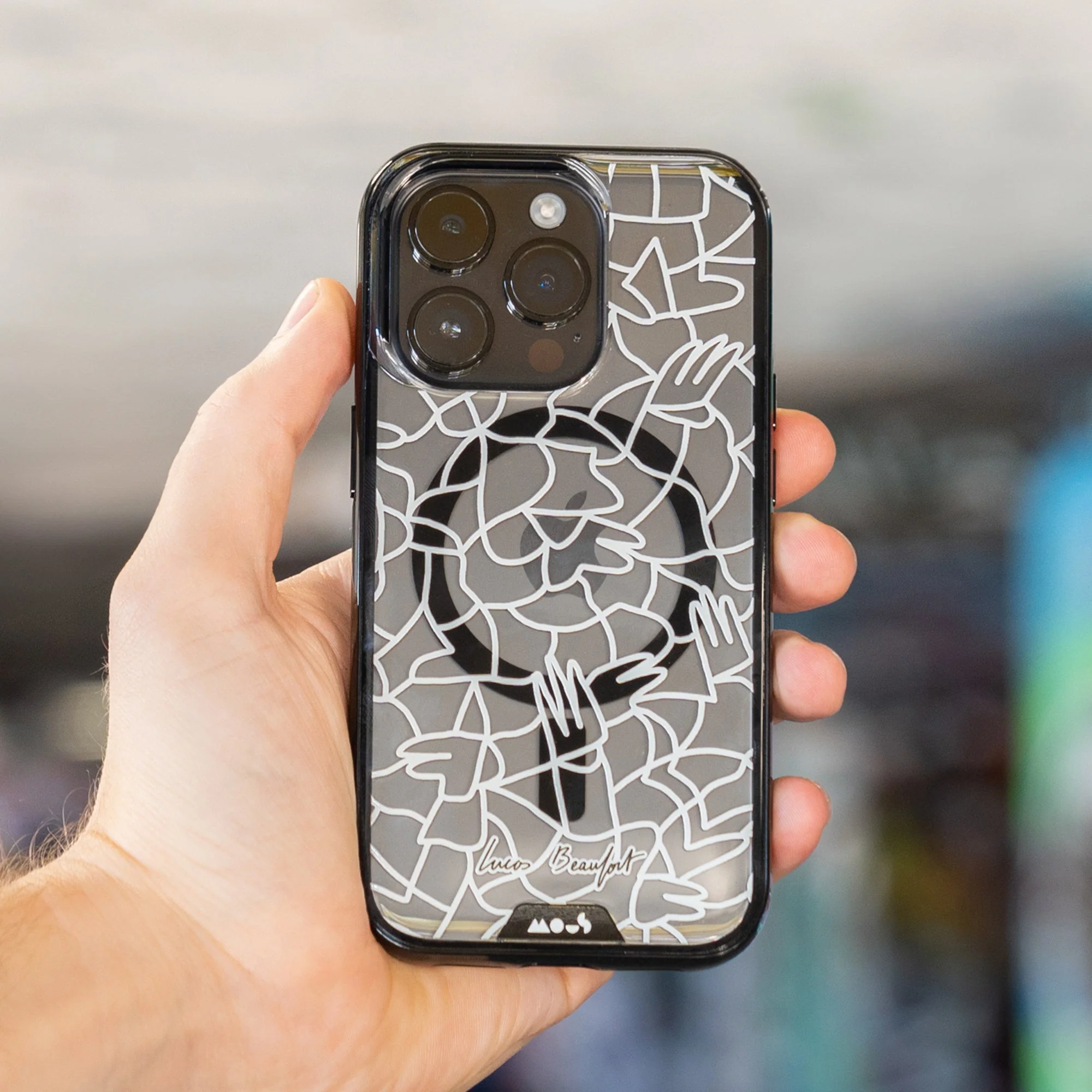 White Protective Phone Case - Lucas Beaufort MagSafe - Image 3
