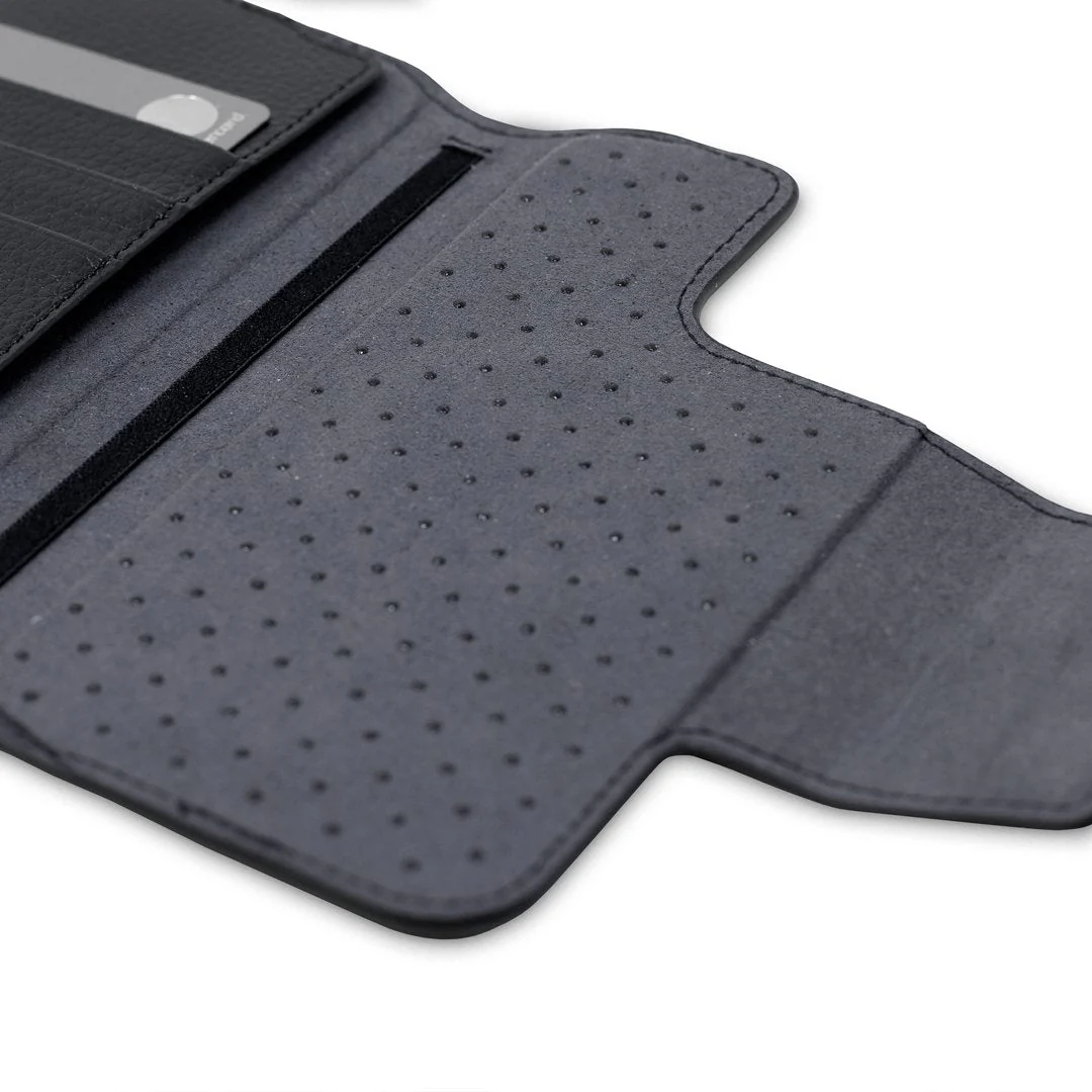 MagSafeĀ® Compatible Leather Flip Wallet - Image 7